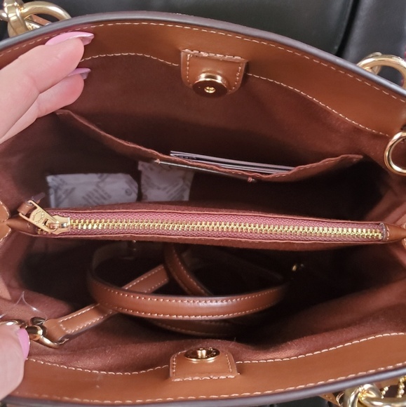 Coach - Picture 2 of 4